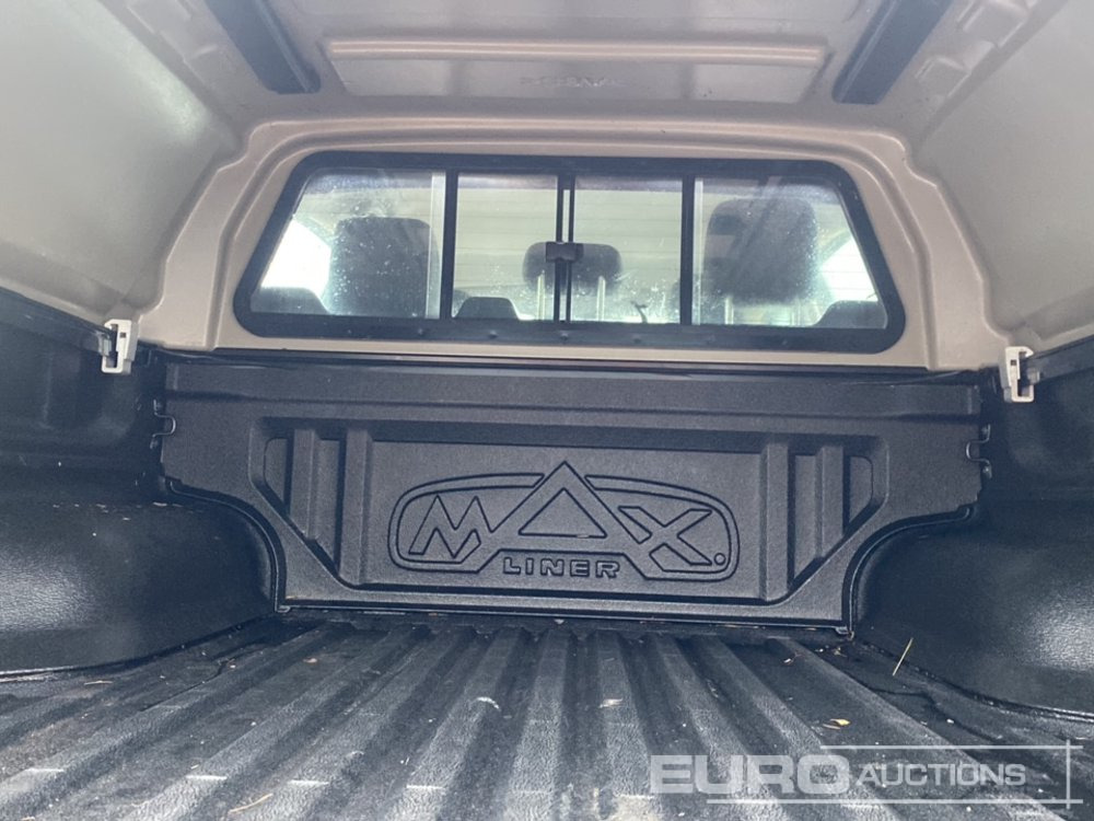 Truk pikap 2021 Isuzu D-Max: gambar 13