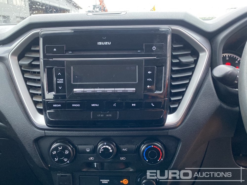 Truk pikap 2021 Isuzu D-Max: gambar 19