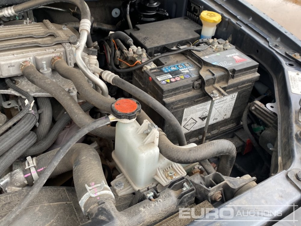 Truk pikap 2021 Isuzu D-Max: gambar 28