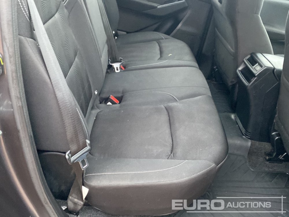 Truk pikap 2021 Isuzu D-Max: gambar 15