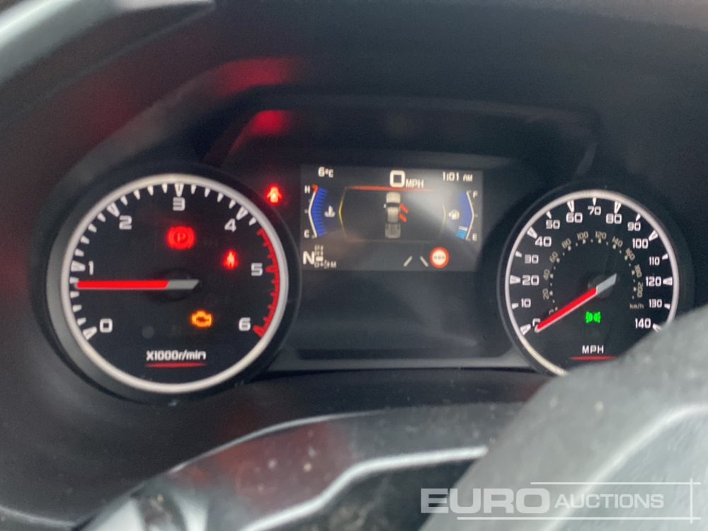 Truk pikap 2021 Isuzu D-Max: gambar 30