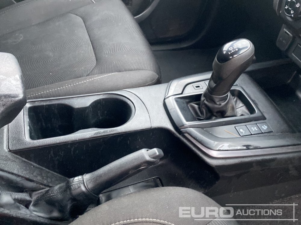 Truk pikap 2021 Isuzu D-Max: gambar 20