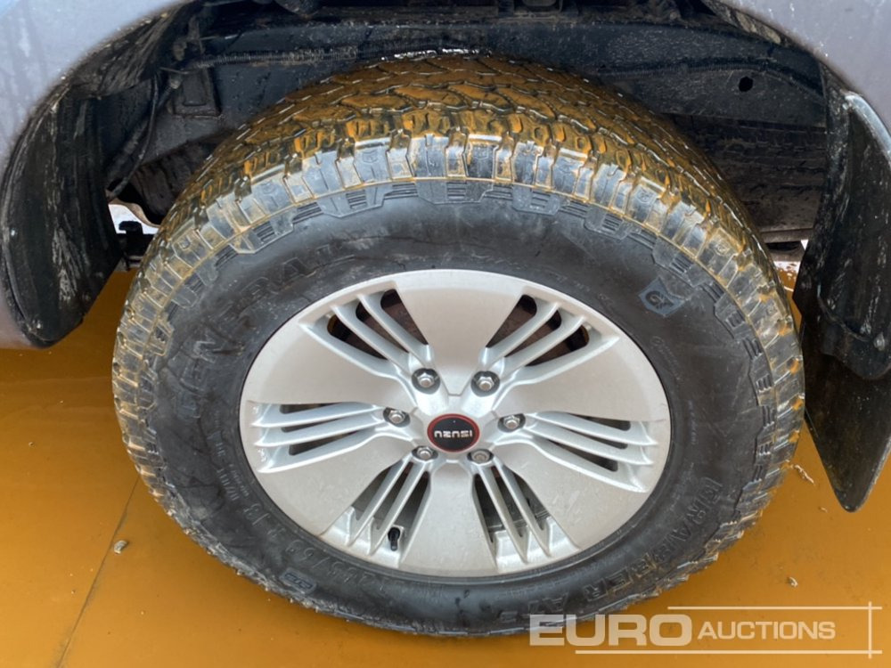 Truk pikap 2021 Isuzu D-Max: gambar 9