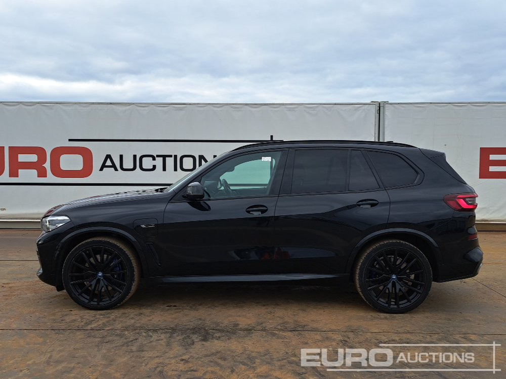 2022 BMW X5 45E M-Sport - Mobil SUV: gambar 2 2022 BMW X5 45E M-Sport - Mobil SUV: gambar 2