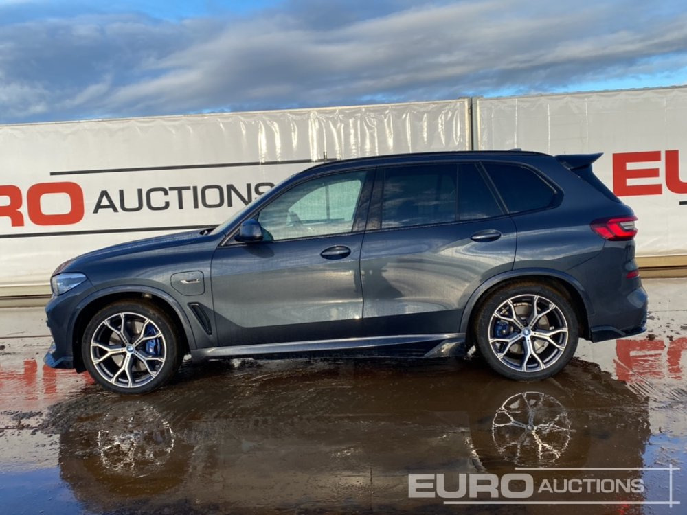 2022 BMW X5 45E M-Sport - Mobil SUV: gambar 2 2022 BMW X5 45E M-Sport - Mobil SUV: gambar 2