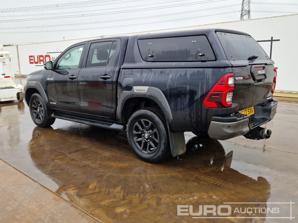 2022 Toyota Hilux Invincible X - Truk pikap: gambar 3 2022 Toyota Hilux Invincible X - Truk pikap: gambar 3