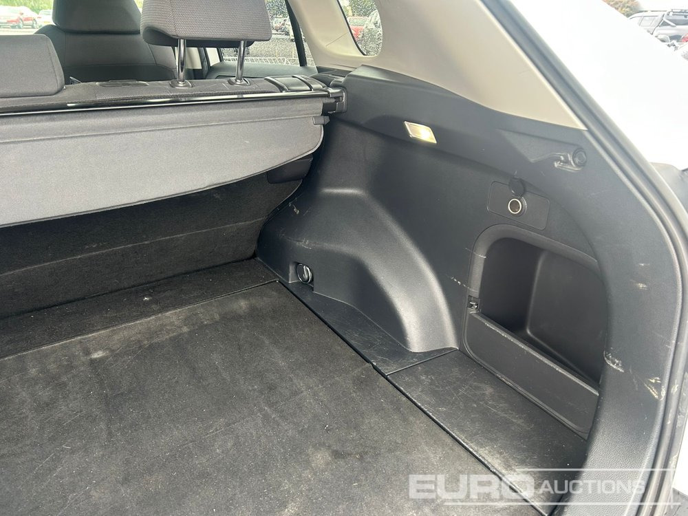 Mobil SUV 2022 Toyota RAV 4: gambar 20