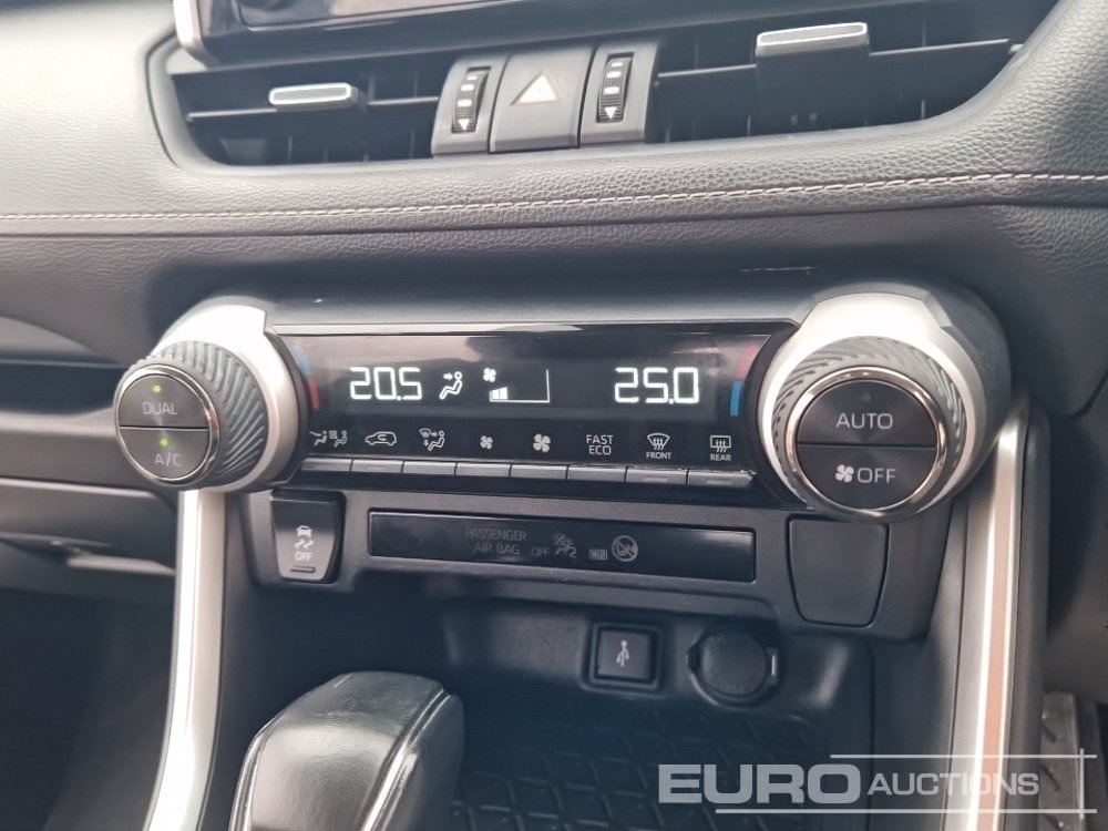 Mobil SUV 2022 Toyota RAV 4: gambar 31
