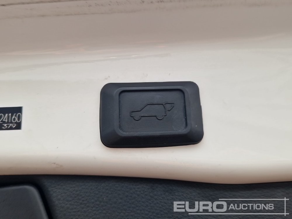 Mobil SUV 2022 Toyota RAV 4: gambar 21