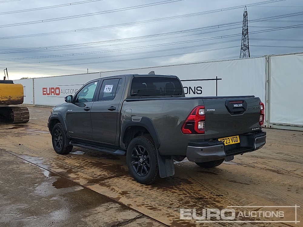 2023 Toyota Hilux Invincible X - Truk pikap: gambar 3 2023 Toyota Hilux Invincible X - Truk pikap: gambar 3