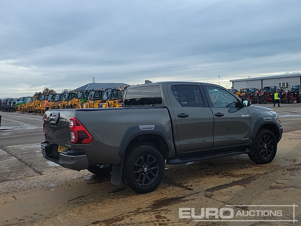 2023 Toyota Hilux Invincible X - Truk pikap: gambar 5 2023 Toyota Hilux Invincible X - Truk pikap: gambar 5