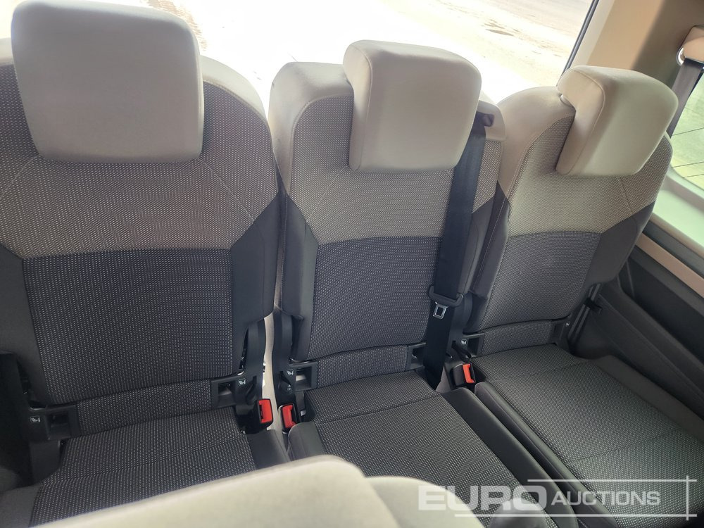Mobil SUV 2024 Volkswagen Multivan: gambar 19