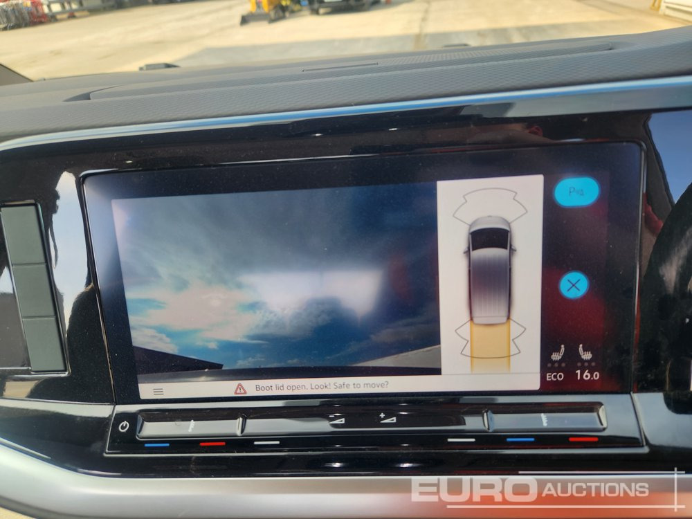 Mobil SUV 2024 Volkswagen Multivan: gambar 41