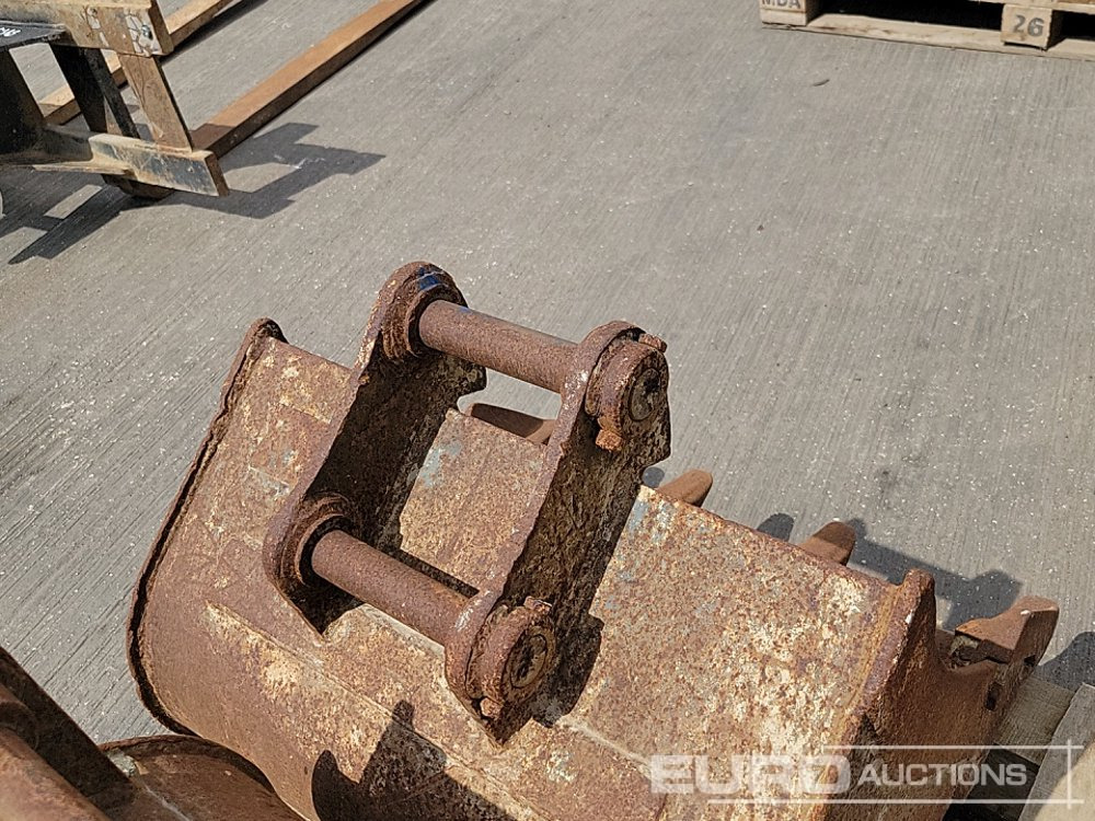 Ember 24", 24", 12", 12" Digging Bucket 30-35mm Pin to suit Mini Excavator: gambar 12
