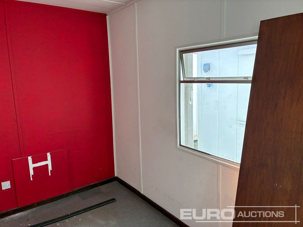 30 x 10 Open Plan Office (Being Sold Offsite at John Sisk & Son, Plant, Fleet & Logistic Yard, Baldonnel Rd, Brownstown, Dublin, D22AV20 - Contact Conor Stafford for Further Info 00353 8718 892 67) - Kontainer konstruksi: gambar 5 30 x 10 Open Plan Office (Being Sold Offsite at John Sisk & Son, Plant, Fleet & Logistic Yard, Baldonnel Rd, Brownstown, Dublin, D22AV20 - Contact Conor Stafford for Further Info 00353 8718 892 67) - Kontainer konstruksi: gambar 5