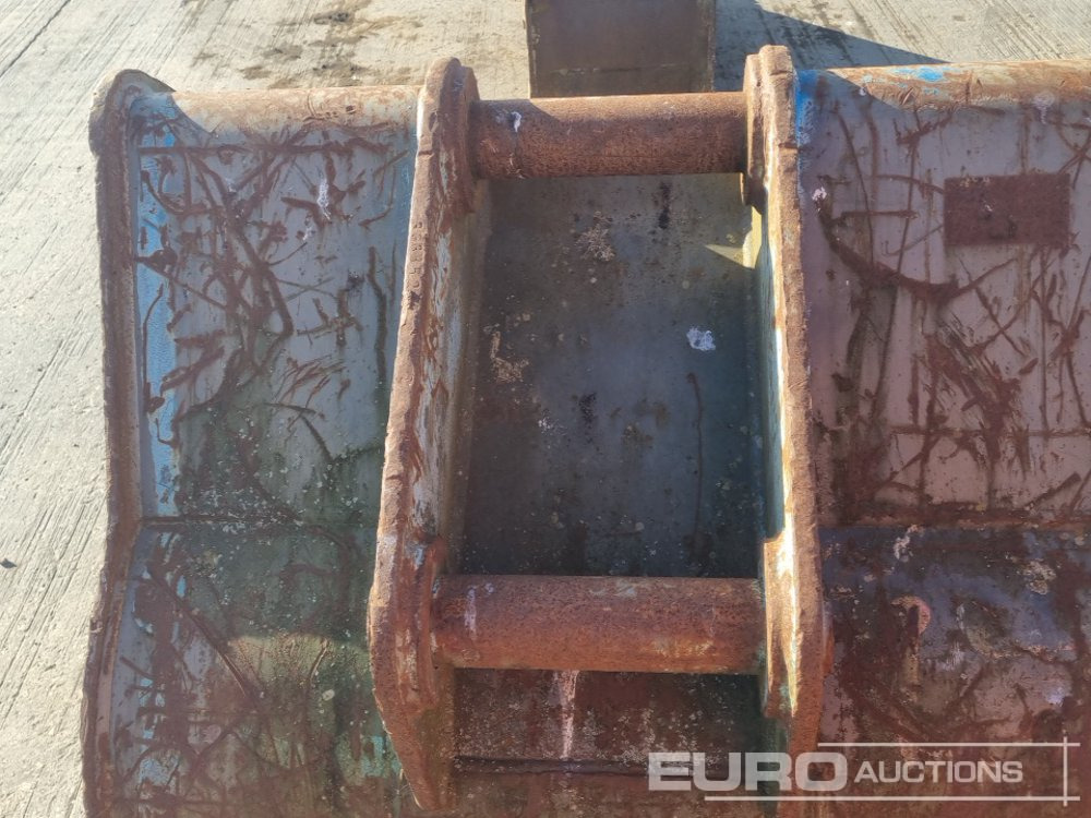 Ember 36" Scoop Bucket 65mm Pin to suit 13 Ton Excavator: gambar 9 Ember 36" Scoop Bucket 65mm Pin to suit 13 Ton Excavator: gambar 9