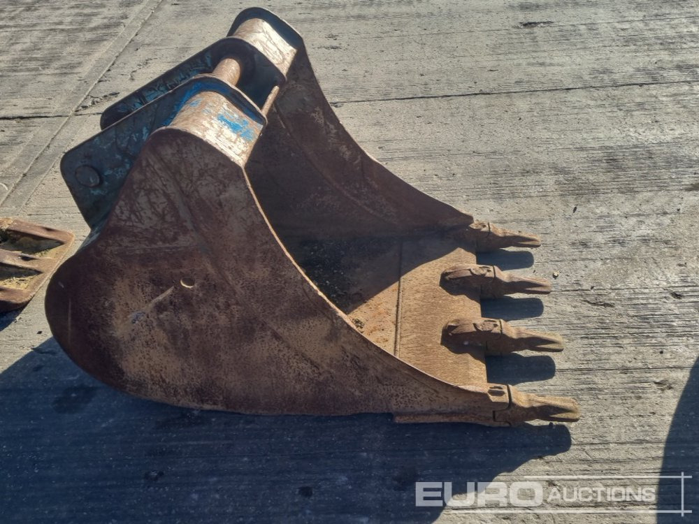 Ember 36" Scoop Bucket 65mm Pin to suit 13 Ton Excavator: gambar 6 Ember 36" Scoop Bucket 65mm Pin to suit 13 Ton Excavator: gambar 6