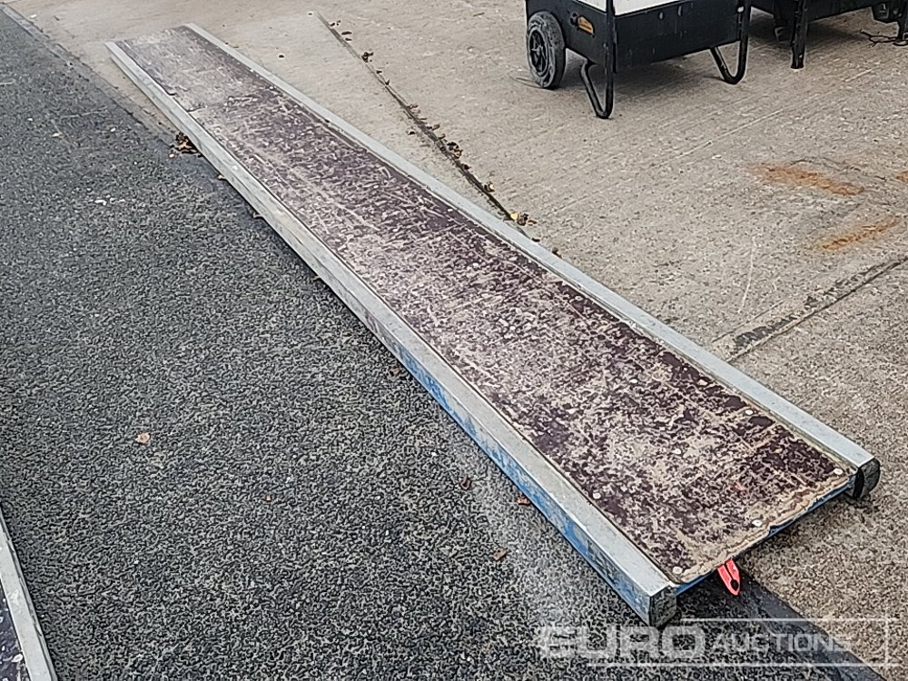 5.5m x 600mm Aluminium Staging Board - Membangun inventaris: gambar 4 5.5m x 600mm Aluminium Staging Board - Membangun inventaris: gambar 4