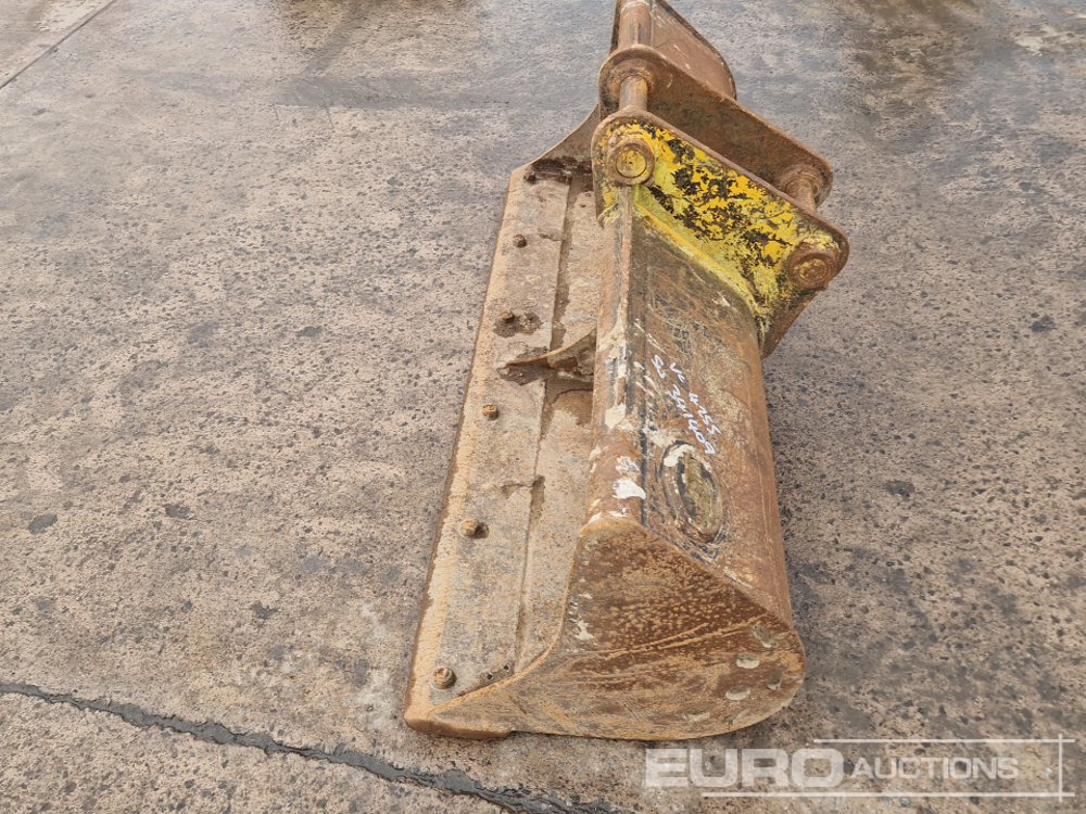 60" Strickland Ditching Bucket 45mm Pin to suit 4-6 Ton Excavator - Ember: gambar 2 60" Strickland Ditching Bucket 45mm Pin to suit 4-6 Ton Excavator - Ember: gambar 2