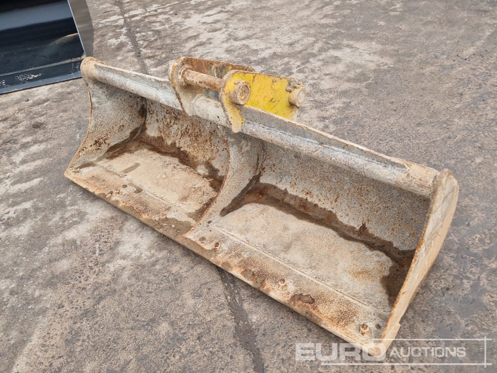 60" Strickland Ditching Bucket 45mm Pin to suit 4-6 Ton Excavator - Ember: gambar 1 60" Strickland Ditching Bucket 45mm Pin to suit 4-6 Ton Excavator - Ember: gambar 1