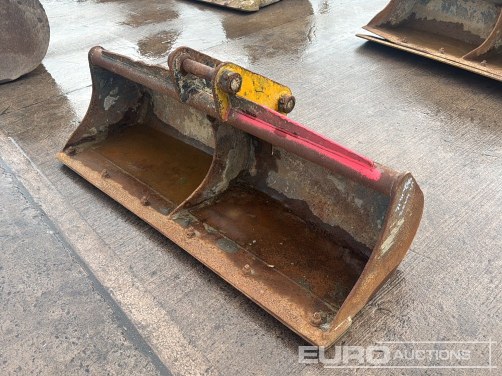 60" Strickland Ditching Bucket 45mm Pin to suit 4-6 Ton Excavator - Ember: gambar 1 60" Strickland Ditching Bucket 45mm Pin to suit 4-6 Ton Excavator - Ember: gambar 1