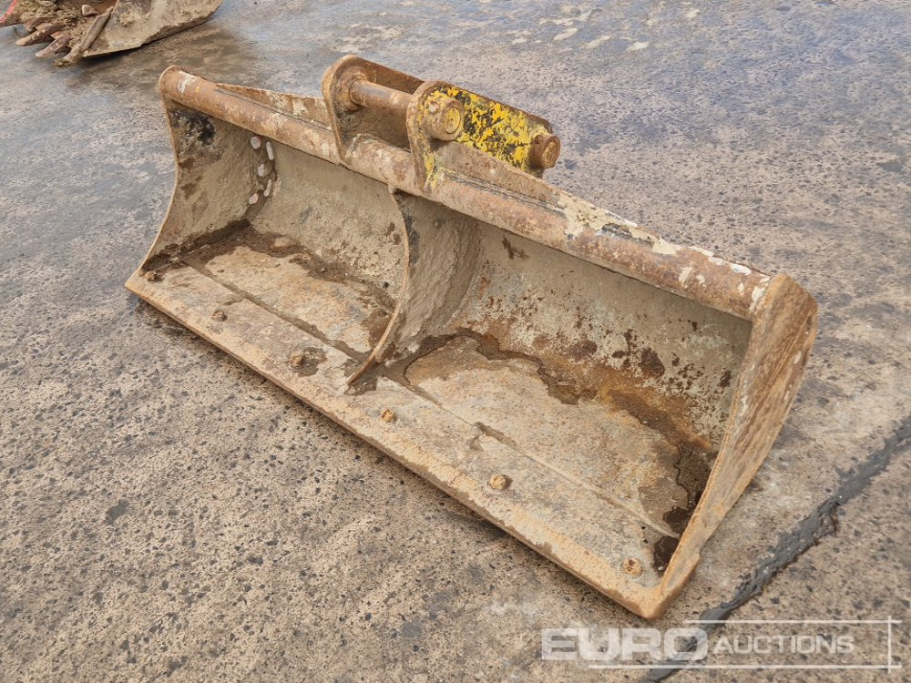 60" Strickland Ditching Bucket 45mm Pin to suit 4-6 Ton Excavator - Ember: gambar 1 60" Strickland Ditching Bucket 45mm Pin to suit 4-6 Ton Excavator - Ember: gambar 1