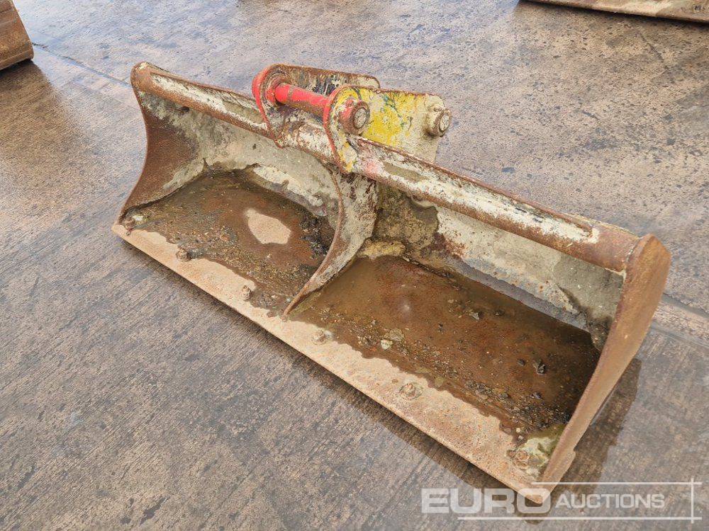 60" Strickland Ditching Bucket 45mm Pin to suit 4-6 Ton Excavator - Ember: gambar 1 60" Strickland Ditching Bucket 45mm Pin to suit 4-6 Ton Excavator - Ember: gambar 1