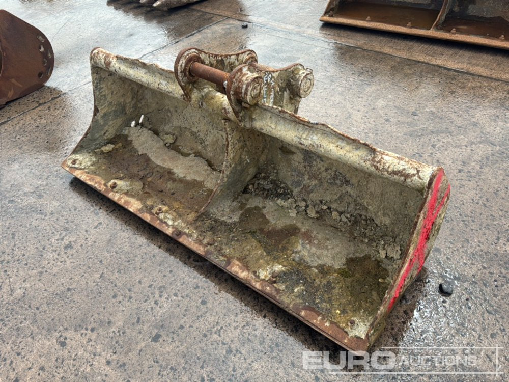 60" Strickland Ditching Bucket 45mm Pin to suit 4-6 Ton Excavator - Ember: gambar 1 60" Strickland Ditching Bucket 45mm Pin to suit 4-6 Ton Excavator - Ember: gambar 1