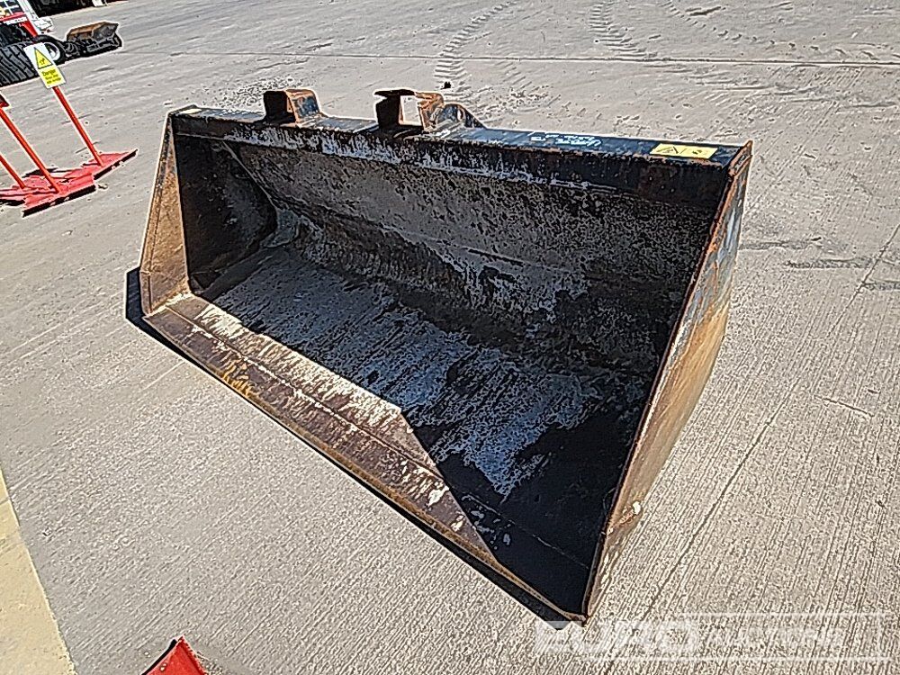 90" Front Loading Bucket to suit Manitou Telehandler - Ember: gambar 1 90" Front Loading Bucket to suit Manitou Telehandler - Ember: gambar 1