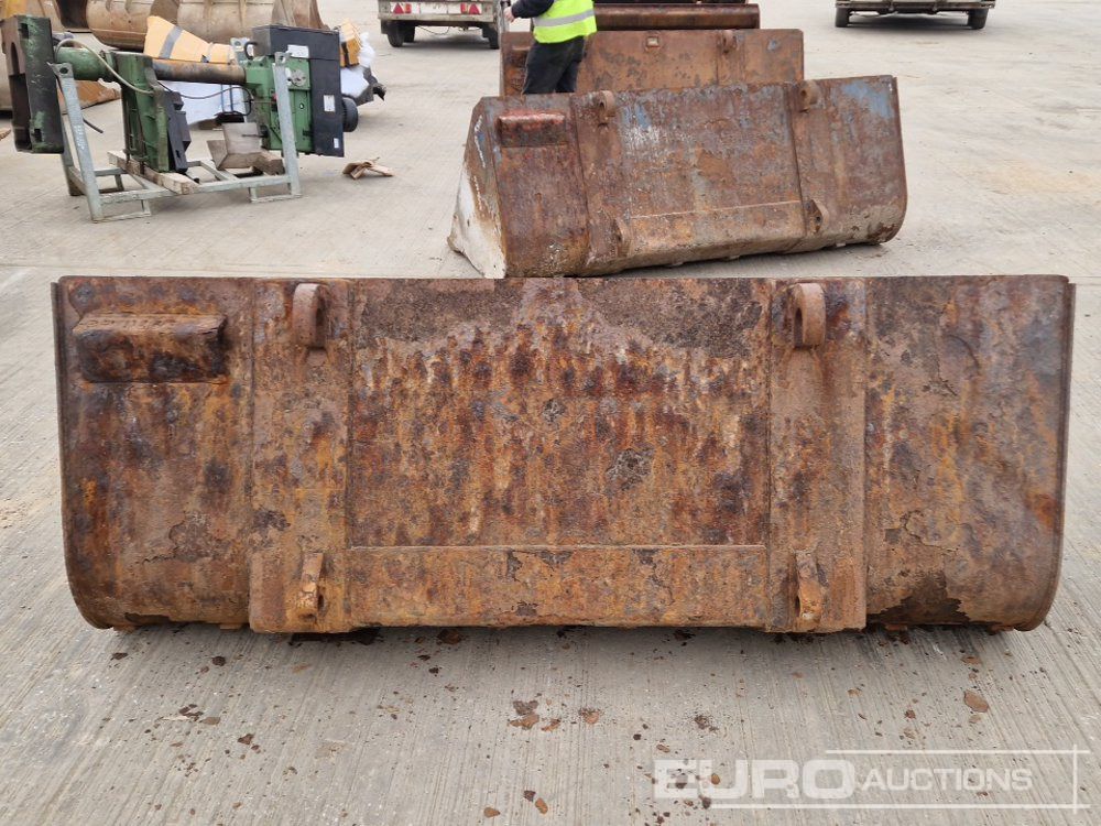 90" Loading Bucket to suit Telehandler - Ember: gambar 4 90" Loading Bucket to suit Telehandler - Ember: gambar 4