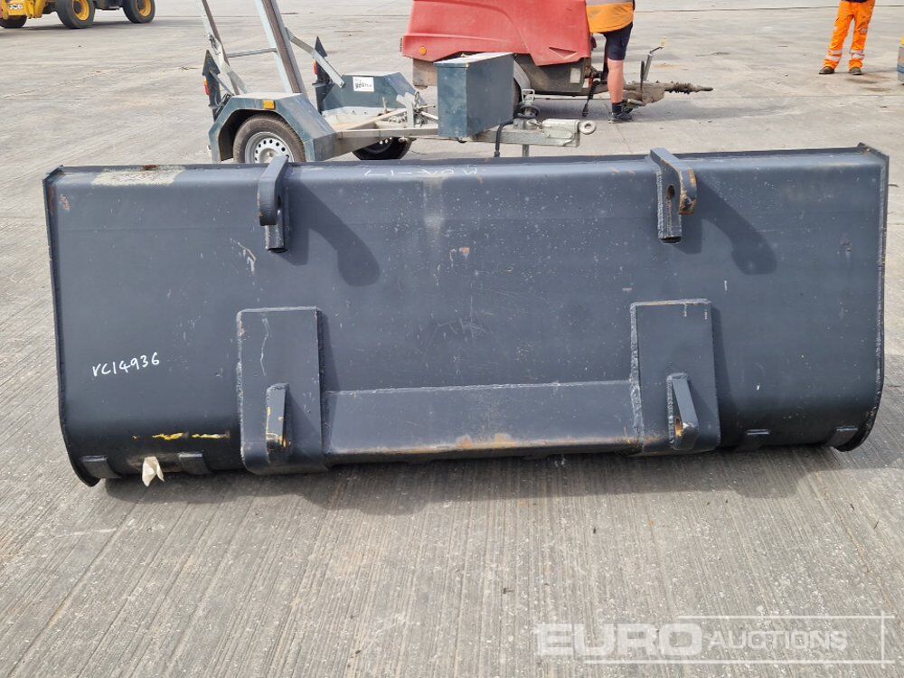 90" Loading Bucket to suit Telehandler - Ember: gambar 4 90" Loading Bucket to suit Telehandler - Ember: gambar 4