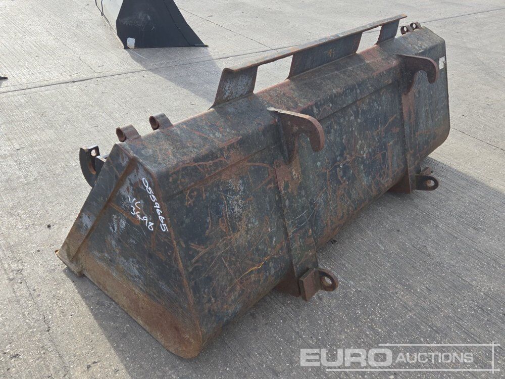 92" Loading Bucket to suit Telehandler - Ember: gambar 3 92" Loading Bucket to suit Telehandler - Ember: gambar 3