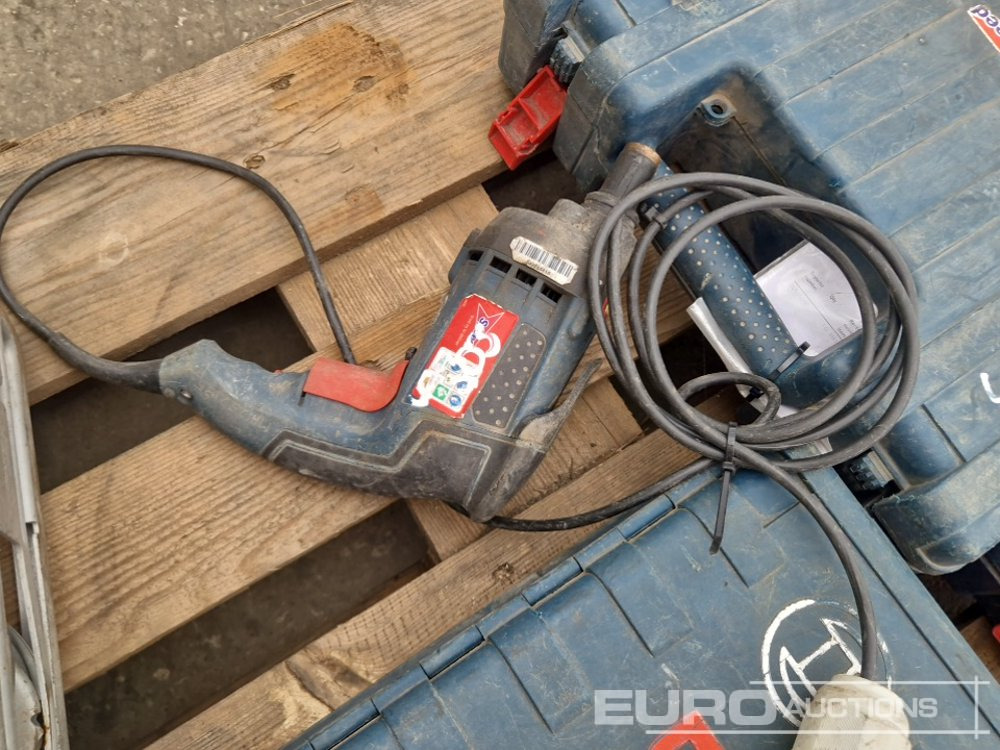 Membangun inventaris Bosch 110 Volt Grinder (2 of), 110 Volt Screwdriver (3 of), 110 Volt Hammer Drill: gambar 12