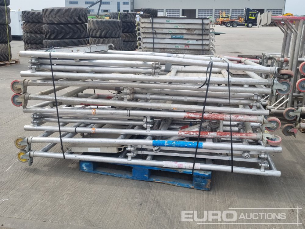 Membangun inventaris Bundle of Folding Aluminium Scaffolding (5 of), Bundle of Folding Fiberglass Scaffolding, Bundle of Aluminium Scaffolding (3 of), Aluminium Staging Boards (3 of): gambar 26