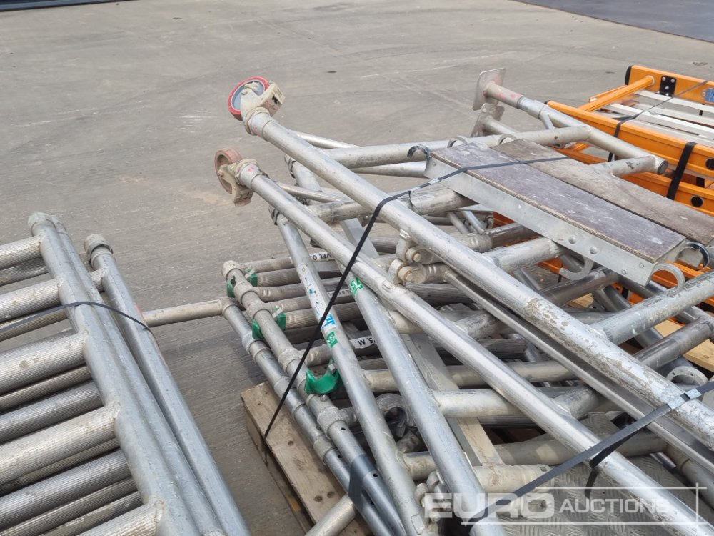 Membangun inventaris Bundle of Folding Aluminium Scaffolding (5 of), Bundle of Folding Fiberglass Scaffolding, Bundle of Aluminium Scaffolding (3 of), Aluminium Staging Boards (3 of): gambar 17