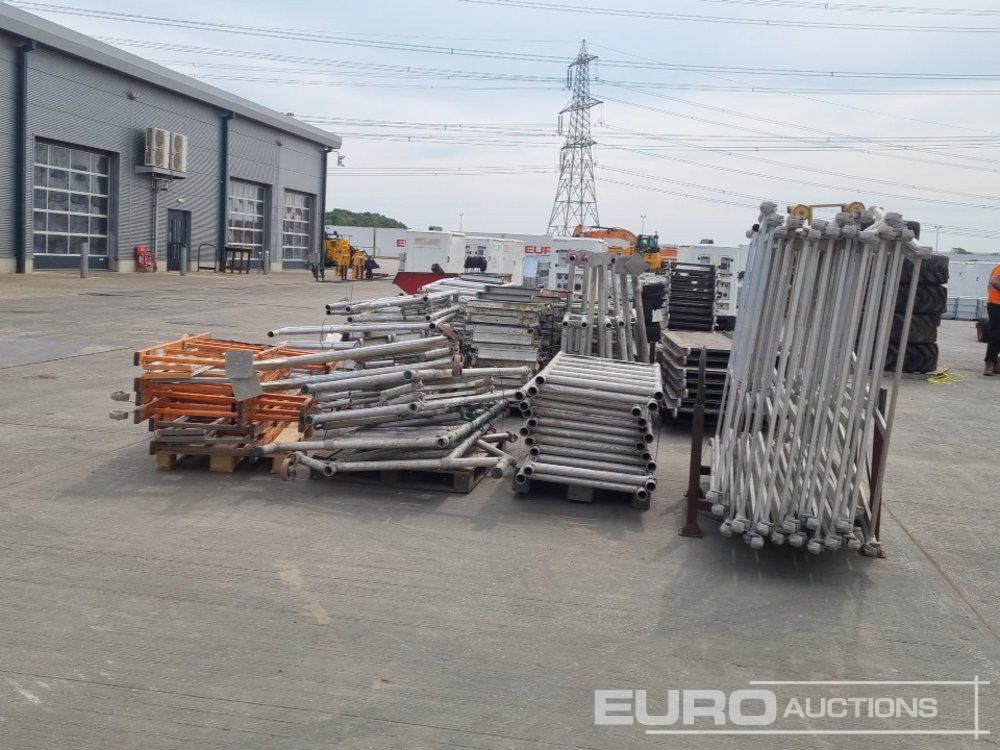Membangun inventaris Bundle of Folding Aluminium Scaffolding (5 of), Bundle of Folding Fiberglass Scaffolding, Bundle of Aluminium Scaffolding (3 of), Aluminium Staging Boards (3 of): gambar 6