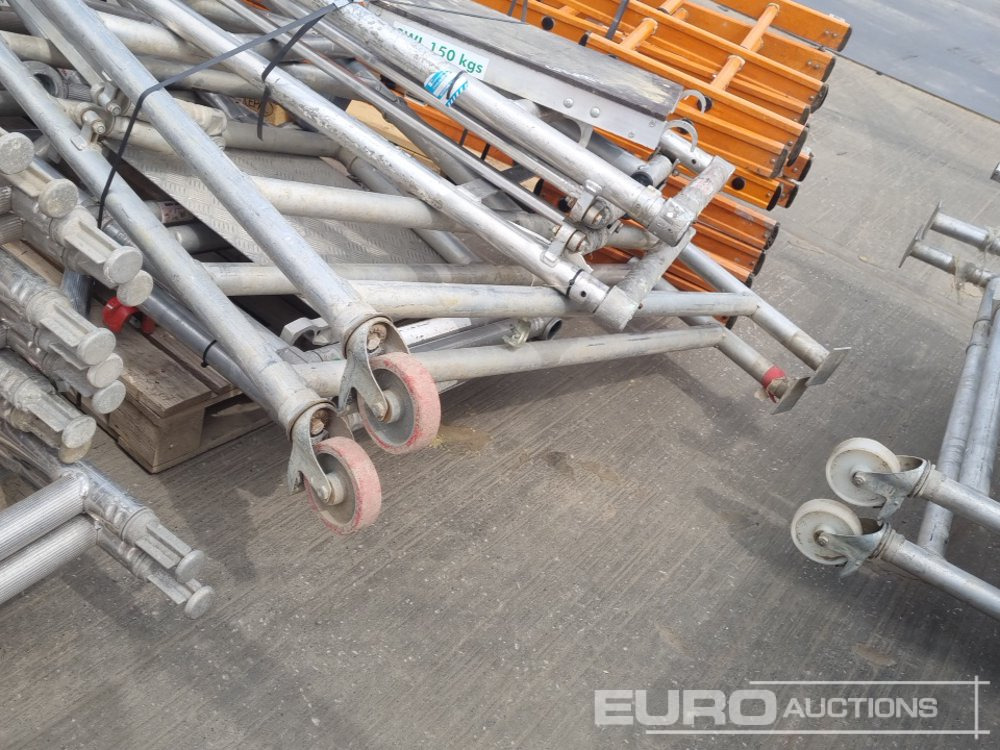 Membangun inventaris Bundle of Folding Aluminium Scaffolding (5 of), Bundle of Folding Fiberglass Scaffolding, Bundle of Aluminium Scaffolding (3 of), Aluminium Staging Boards (3 of): gambar 16