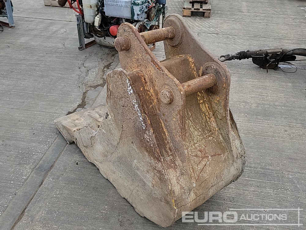 Case 24" Digging Bucket 65mm Pin to suit 13 Ton Excavator - Ember: gambar 3 Case 24" Digging Bucket 65mm Pin to suit 13 Ton Excavator - Ember: gambar 3