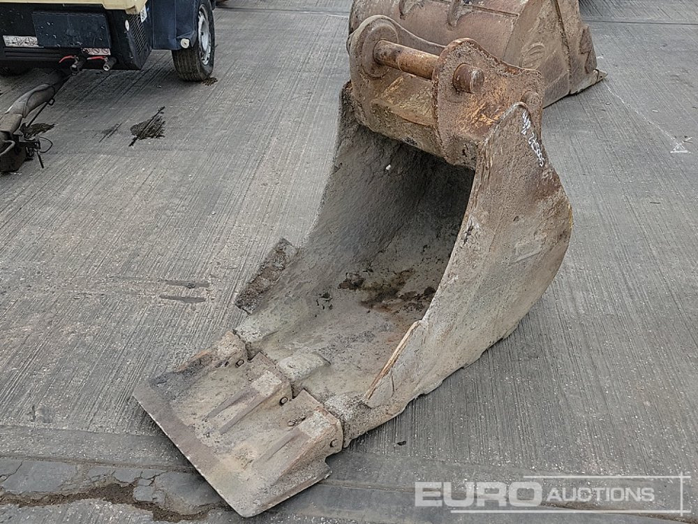 Case 24" Digging Bucket 65mm Pin to suit 13 Ton Excavator - Ember: gambar 1 Case 24" Digging Bucket 65mm Pin to suit 13 Ton Excavator - Ember: gambar 1