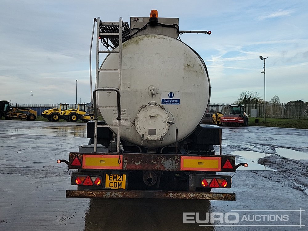 Crane Freuhauf Tri Axle Tanker Trailer - Semi-trailer tangki: gambar 4 Crane Freuhauf Tri Axle Tanker Trailer - Semi-trailer tangki: gambar 4