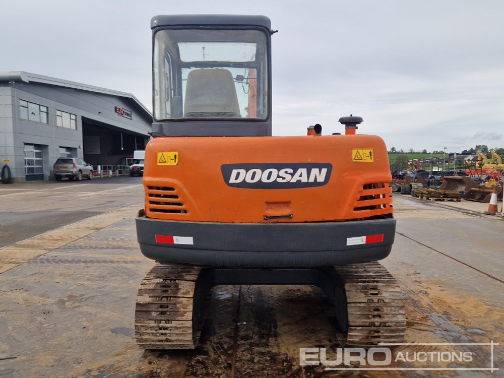 Doosan DH55-V - Ekskavator mini: gambar 4 Doosan DH55-V - Ekskavator mini: gambar 4