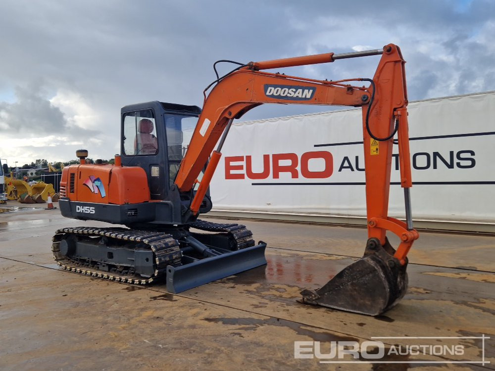 Doosan DH55-V - Ekskavator mini: gambar 5 Doosan DH55-V - Ekskavator mini: gambar 5