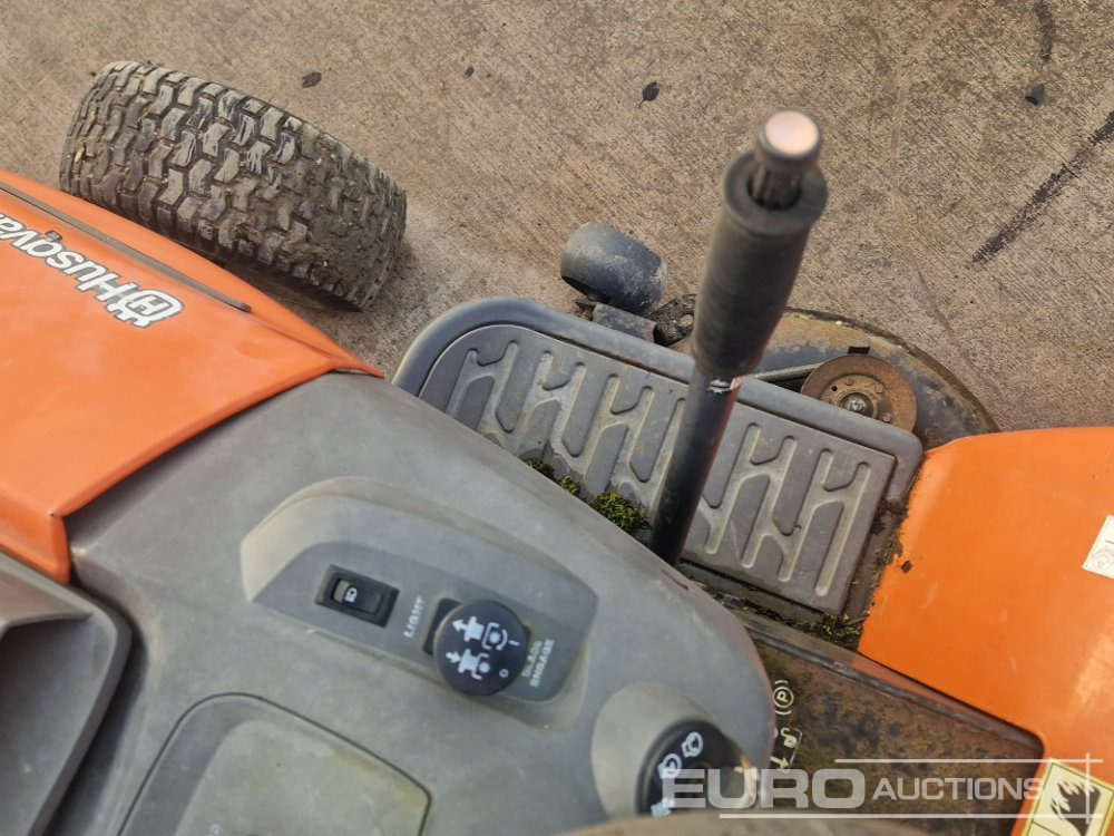 Mesin pemotong rumput Husqvarna Petrol Ride on Lawnmower (Non Runner): gambar 14