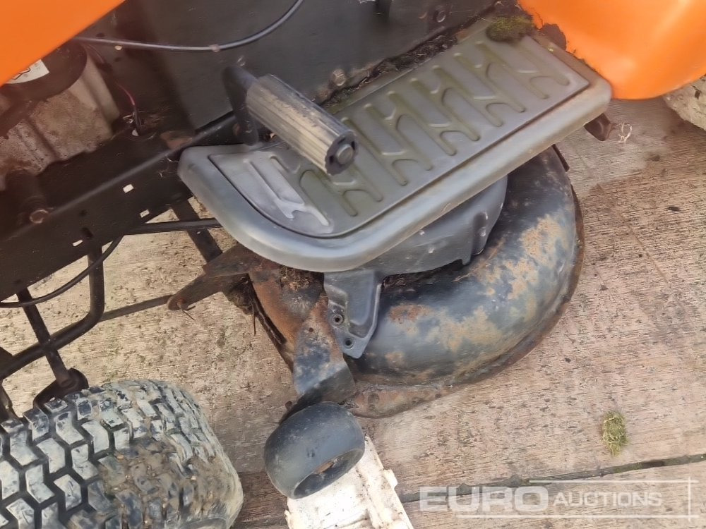 Mesin pemotong rumput Husqvarna Petrol Ride on Lawnmower (Non Runner): gambar 10
