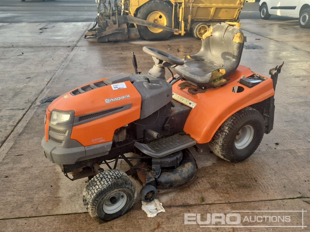 Husqvarna Petrol Ride on Lawnmower (Non Runner) - Mesin pemotong rumput: gambar 1 Husqvarna Petrol Ride on Lawnmower (Non Runner) - Mesin pemotong rumput: gambar 1