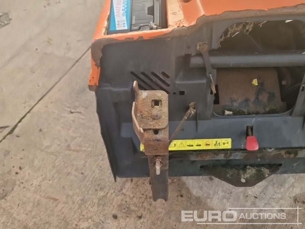 Mesin pemotong rumput Husqvarna Petrol Ride on Lawnmower (Non Runner): gambar 17