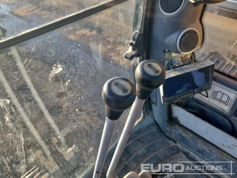 Ekskavator perayap JCB JS130LC: gambar 37