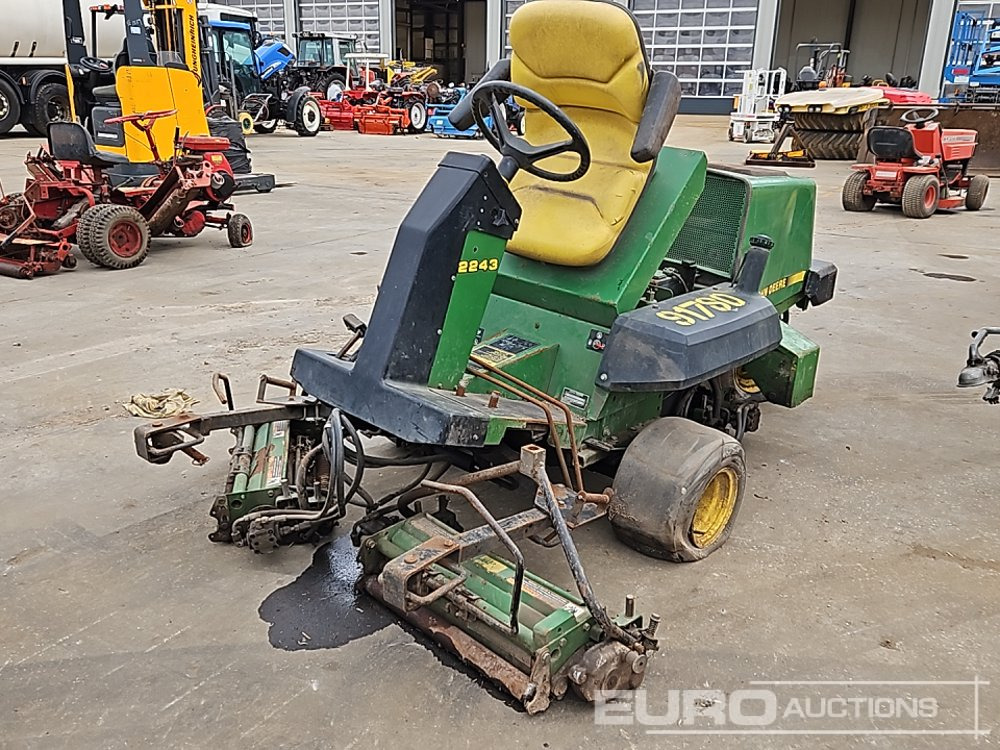 John Deere 2243 - Mesin pemotong rumput: gambar 1 John Deere 2243 - Mesin pemotong rumput: gambar 1