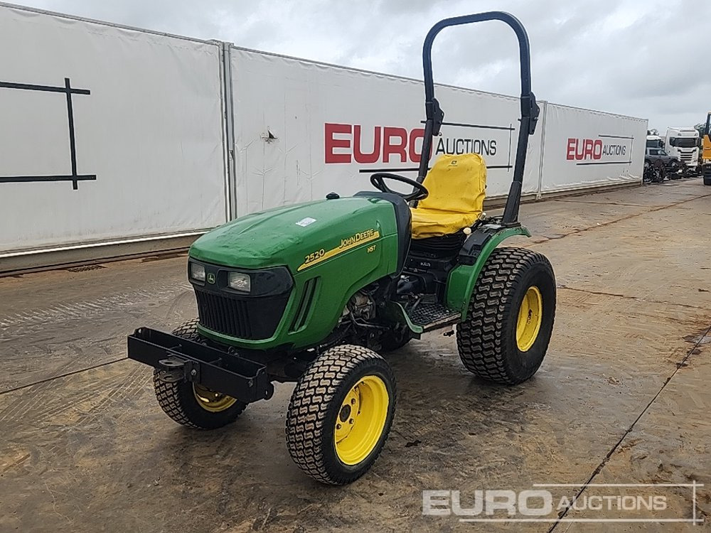 John Deere 2520 - Traktor kompak: gambar 1 John Deere 2520 - Traktor kompak: gambar 1
