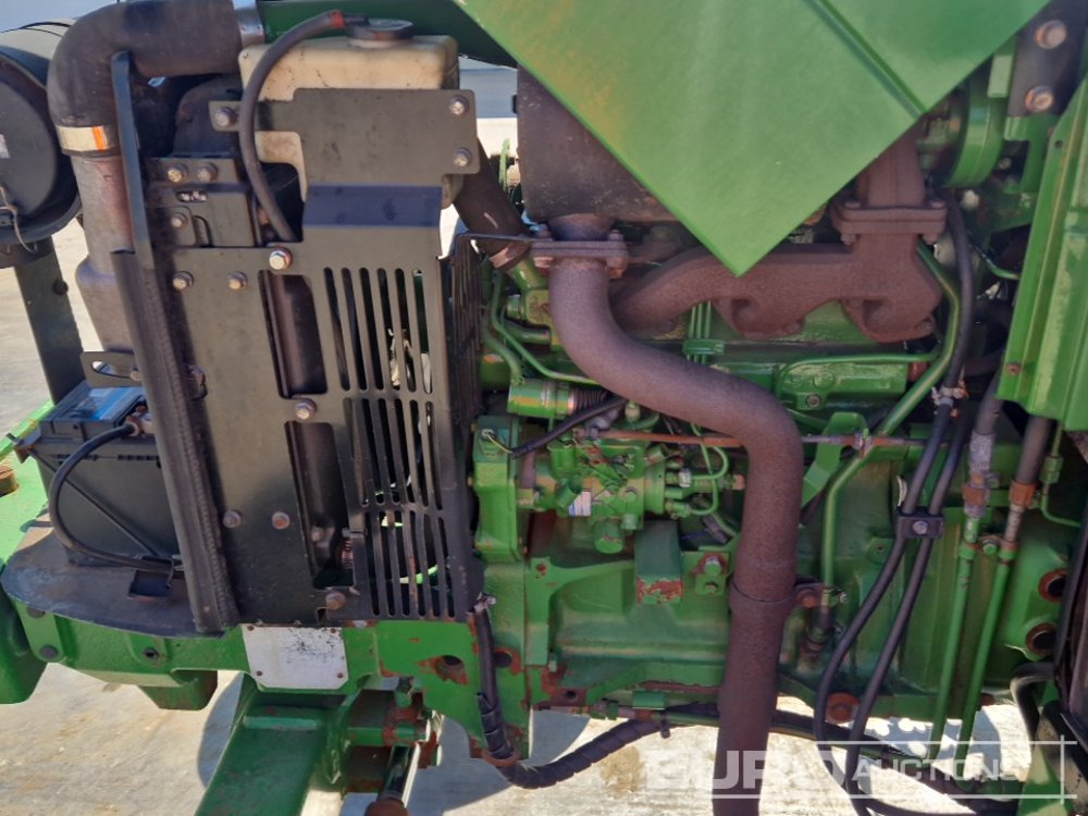 Traktor John Deere 5055E: gambar 27